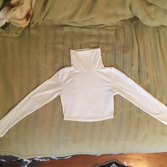 White Shein Fleece Lined Long Sleeve Cropped Turtleneck Top - Picture 1 of 8